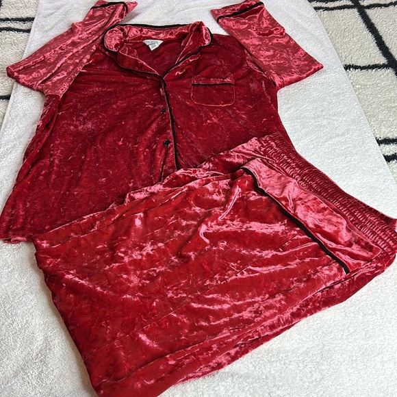 Sofia Intimates Women's Crushed red Velvet Pajama 2pc Set.SIZE L 12-14. - Picture 5 of 11